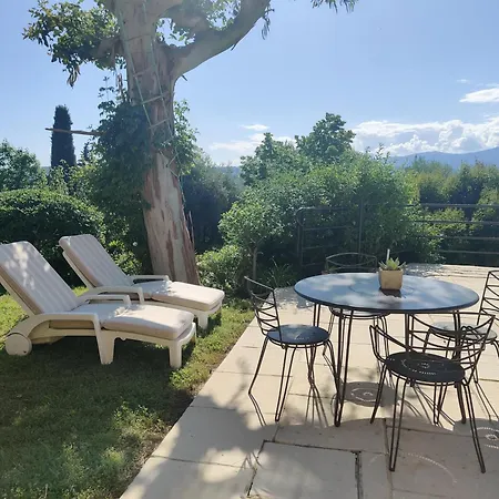 Les Collines De St Paul Bed & Breakfast *